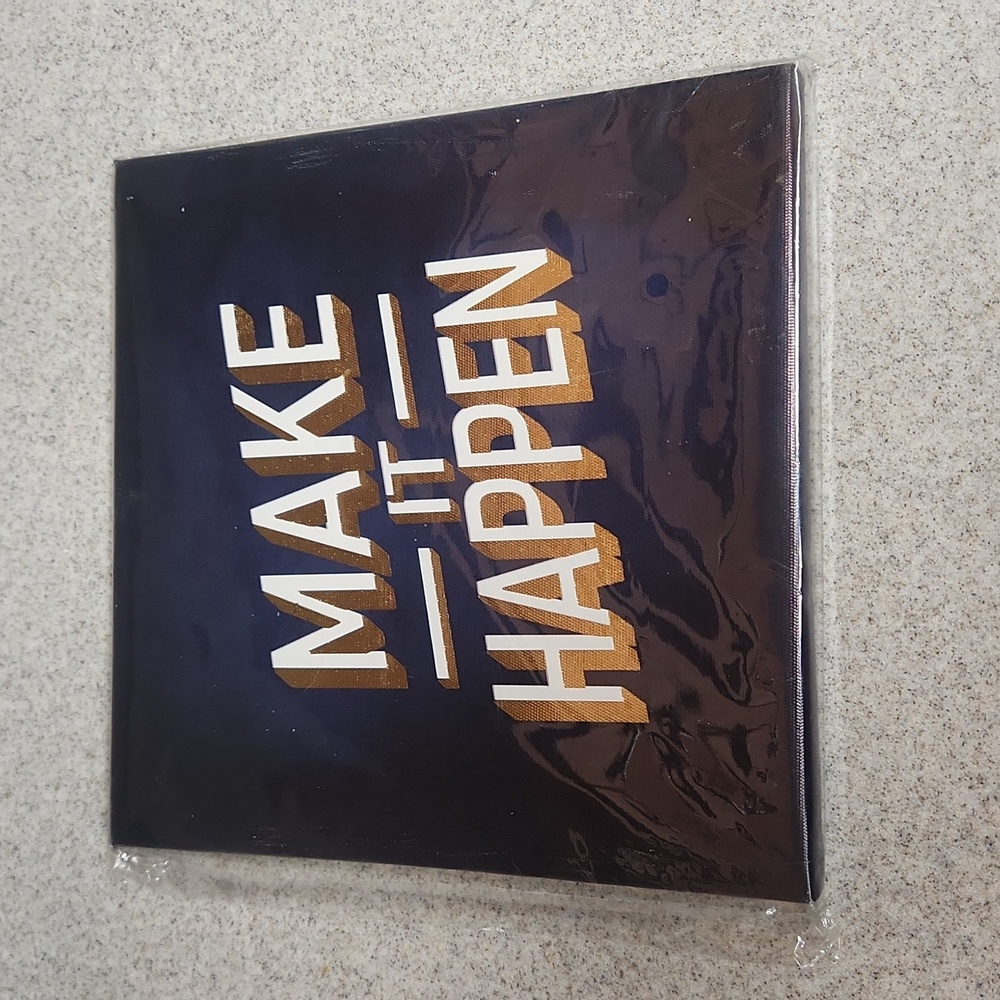⭐️NWT WALL DECOR